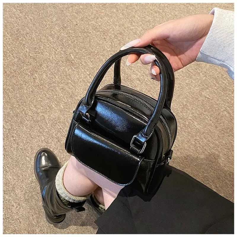 Faiable Cmuter Wens Handbag 2025 New Sle Small Square Oder Crossbody Bag for Wedding Red Wedding Bag1 D251009