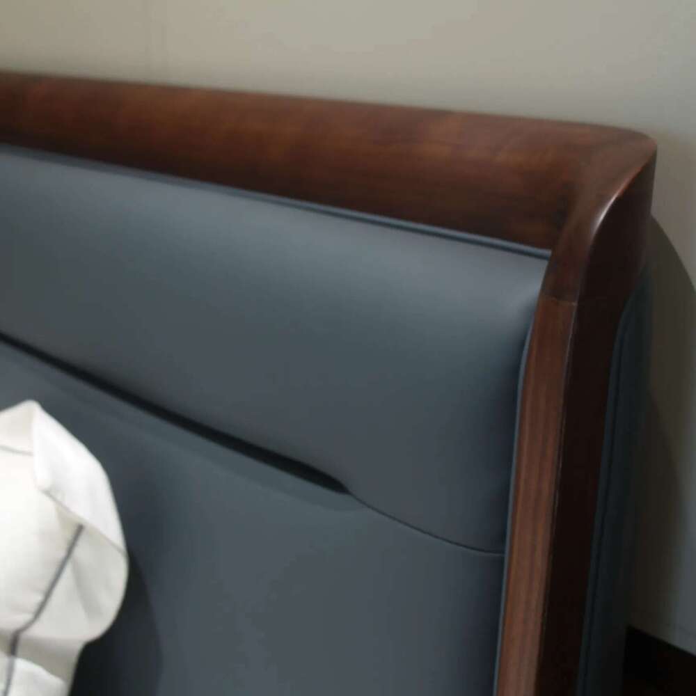 Zhong zhixin 2025 New European-style minimalist high-end design Bed crafted from solid wood and genuine leather