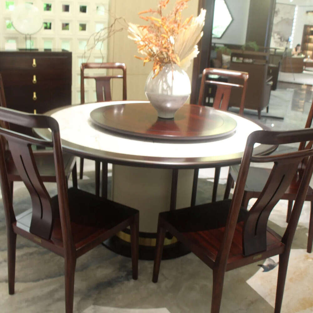 Zhong zhixin High-end design The Chinese-style dining table is meticulously crafted from solid wood