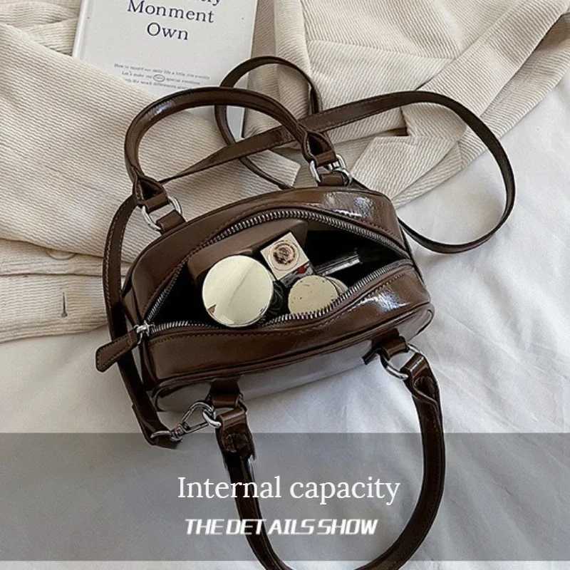 HighEnd Texture Small Bag 2025 New Wens Bag Autumn and Winter Popar Messenger Bag Portable Square Sling Bags D251009