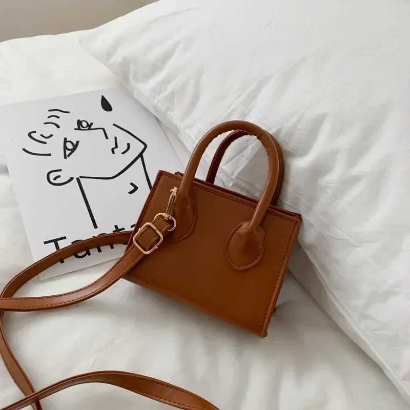 PU Solid Color Small Square Bag New Wens Min Exquisite Elegant Messenger Bag Simple AllMahed Small Zero Wallet D251009