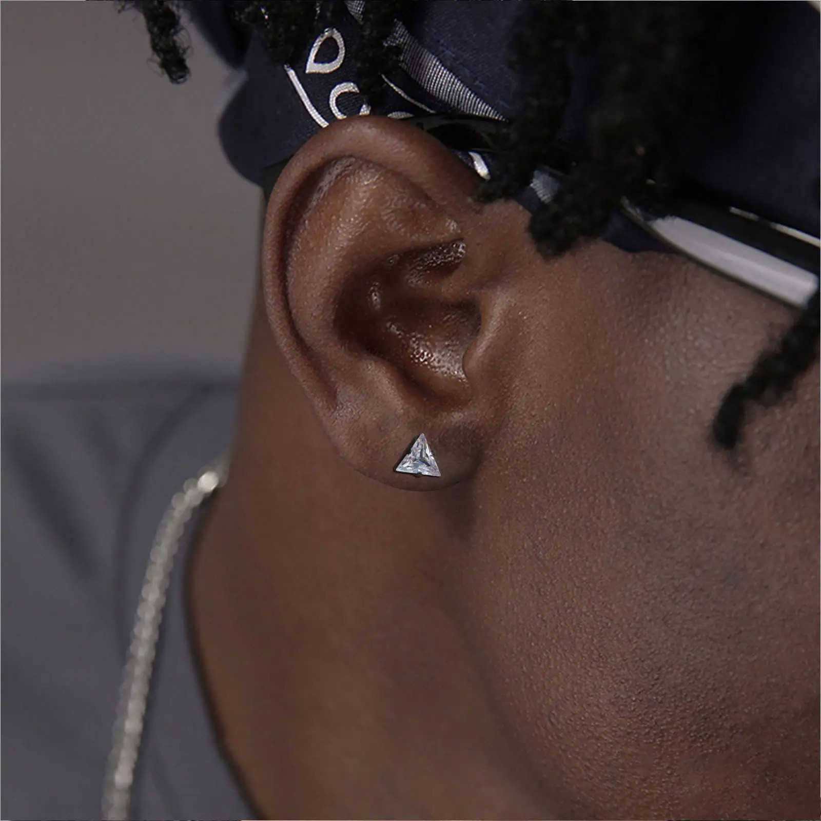 Men Stud EarringTriangle Pierced Crystal Zircon Stud EarringsStainless Steel Tiny Minimalist Studs for Mens Women Jewelry M251009