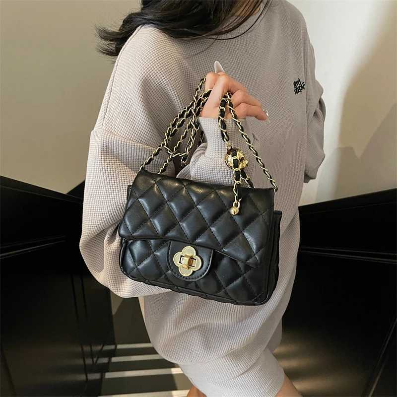 Spacious Organizer Handbag Women Multifunctional Shoulder Bag Compartmentalized For Efficient Storage And Access Luxury-Style BagsW251101