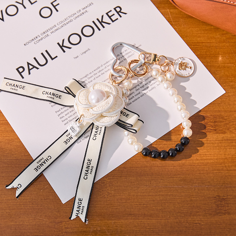 Pearl String Camellia Car Metal Cute Women's Bag Pendant Keychain Creative Gift Natural