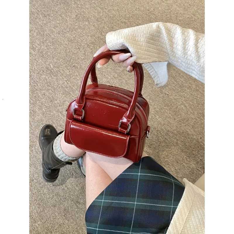 Faiable Cmuter Wens Handbag 2025 New Sle Small Square Oder Crossbody Bag for Wedding Red Wedding Bag D251009