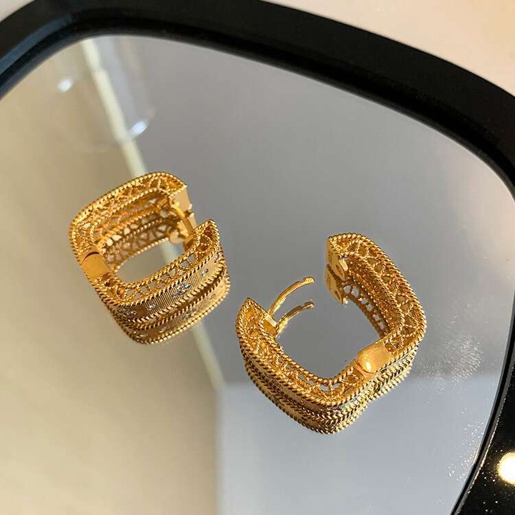 Earrings Designer Luxury jewelry for women earring Four leaf clover hollow pattern copper plated 18K gold Simple Fashion Festival Vacation gifts