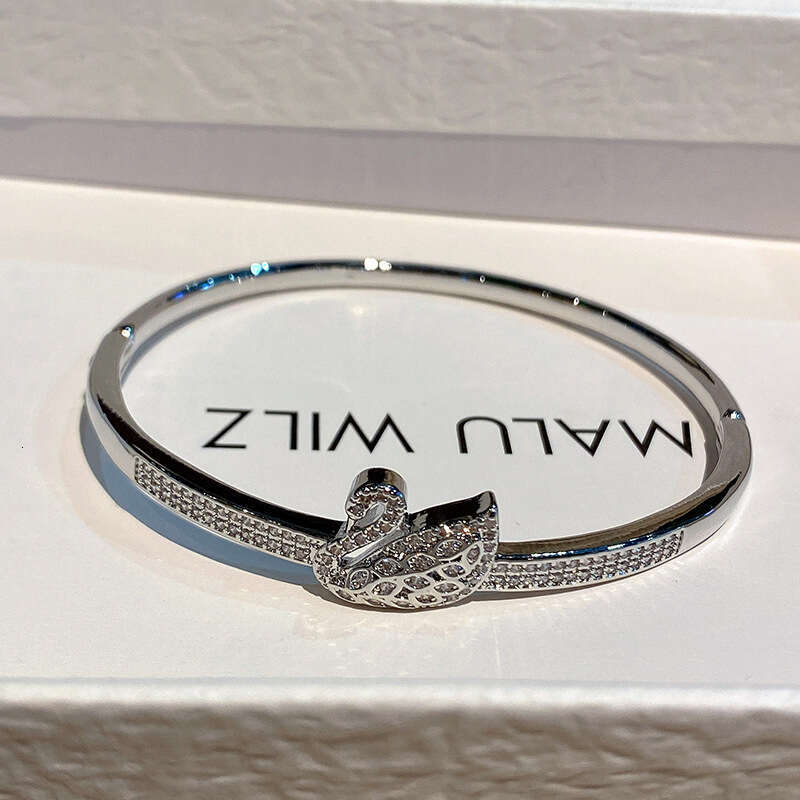 Bracelet Designer Luxury bangle jewelry for women Trendy Swan Bracelets Copper plated 18K gold or platinum zircon inlay Simple Fashion Festival Vacati
