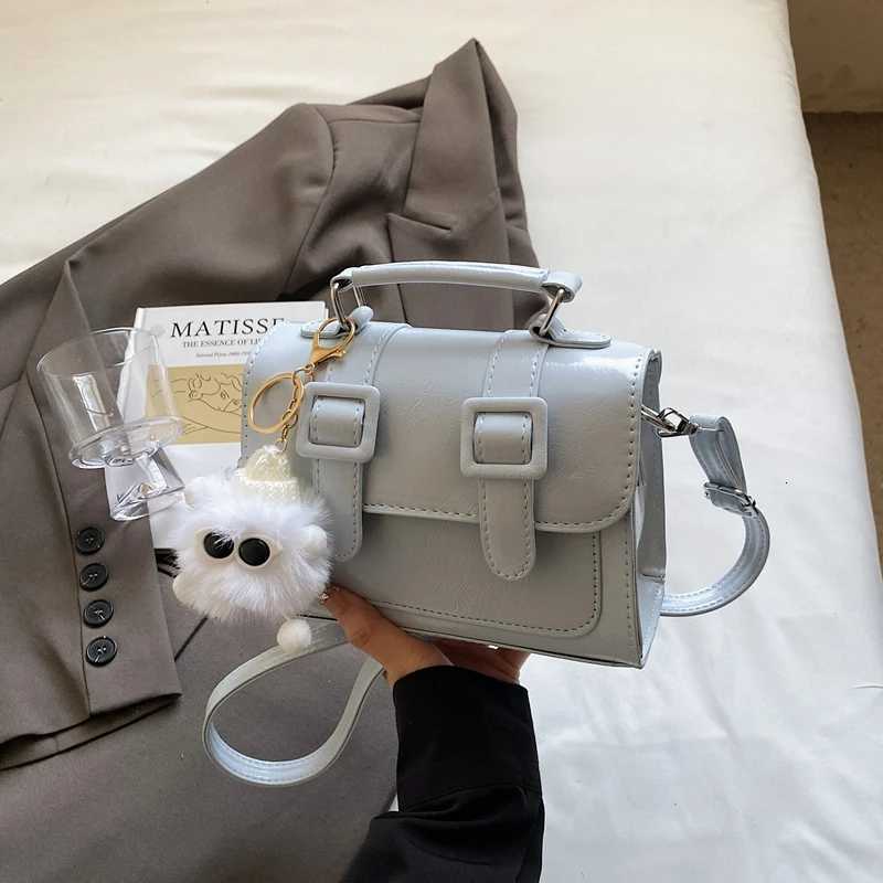 New Style Versatile Crossbody Bag Exquisite Trendy HighEnd Design for Girls Fiable Sweet Daily Outfits D251009