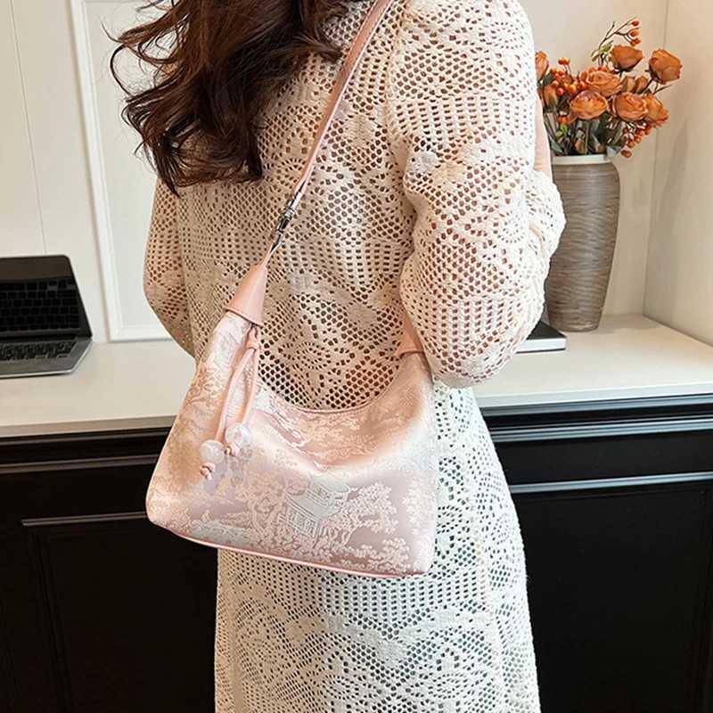 1pcs Wens crossbody bag Fiable Embroidery Handbag Brand Versatile Shoder Bag Style Tote Bag Travel Wallet1 D251009