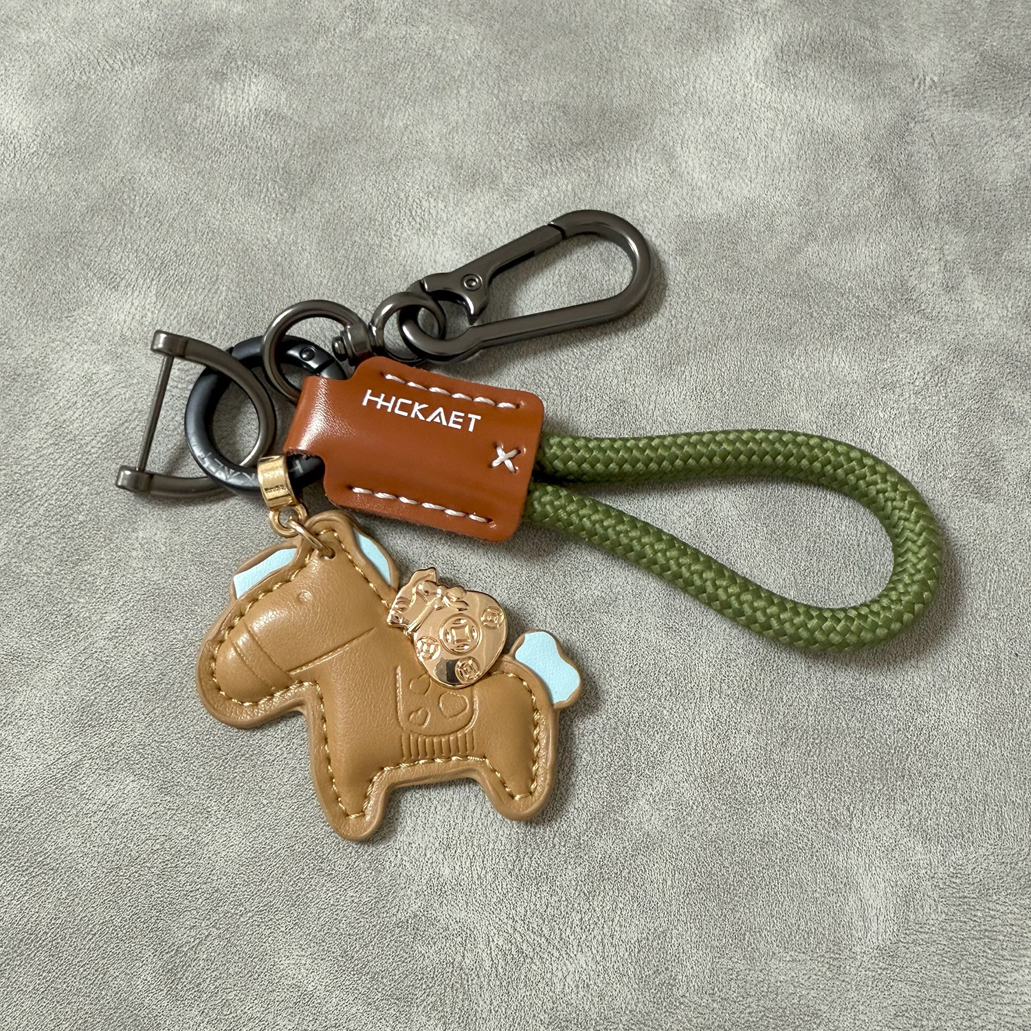 Fashion Keychain Cute Pony Pendant Creative Personalized Leather Keychain Exquisite Unisex Couple Bag Charm Car Keychain
