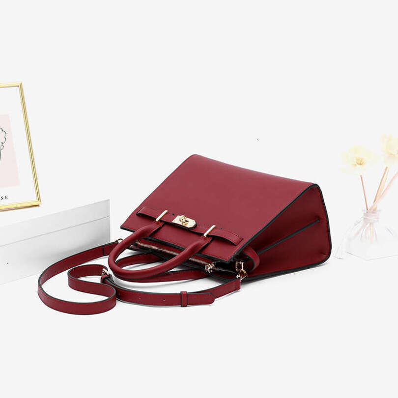 High-end fashion designer bag Luxury Hong Kong Red Bride New Trendy Women s Handbag Wedding High end Mom Bag Handbags tote purse Fashionable and versa