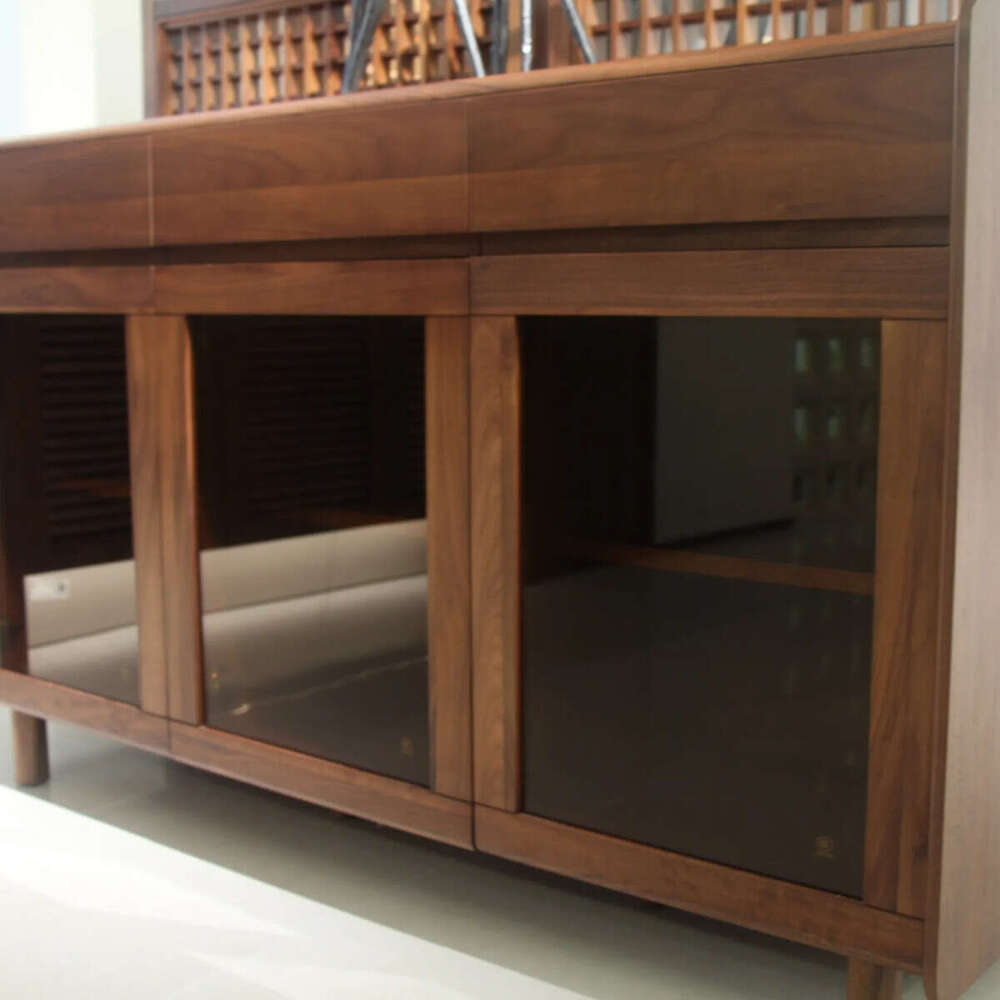 Zhong zhixin Chinese dining table/High-end solid woodfurniture/pure natureguarantees quality of life.