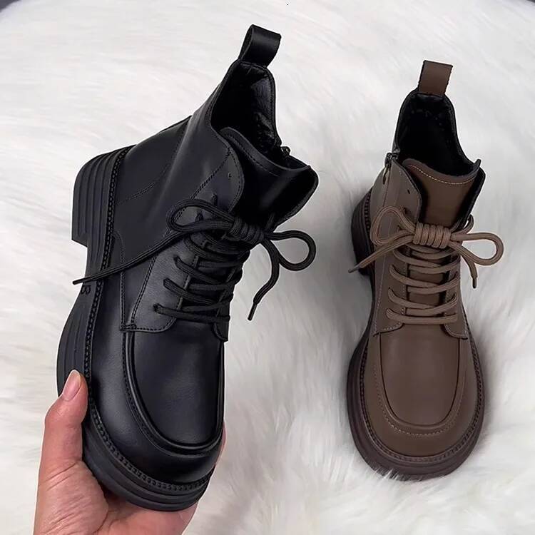 Women's 2025 new autumn and winter soft leather riding popular platform short boots women's versatile single shoes ddmythur