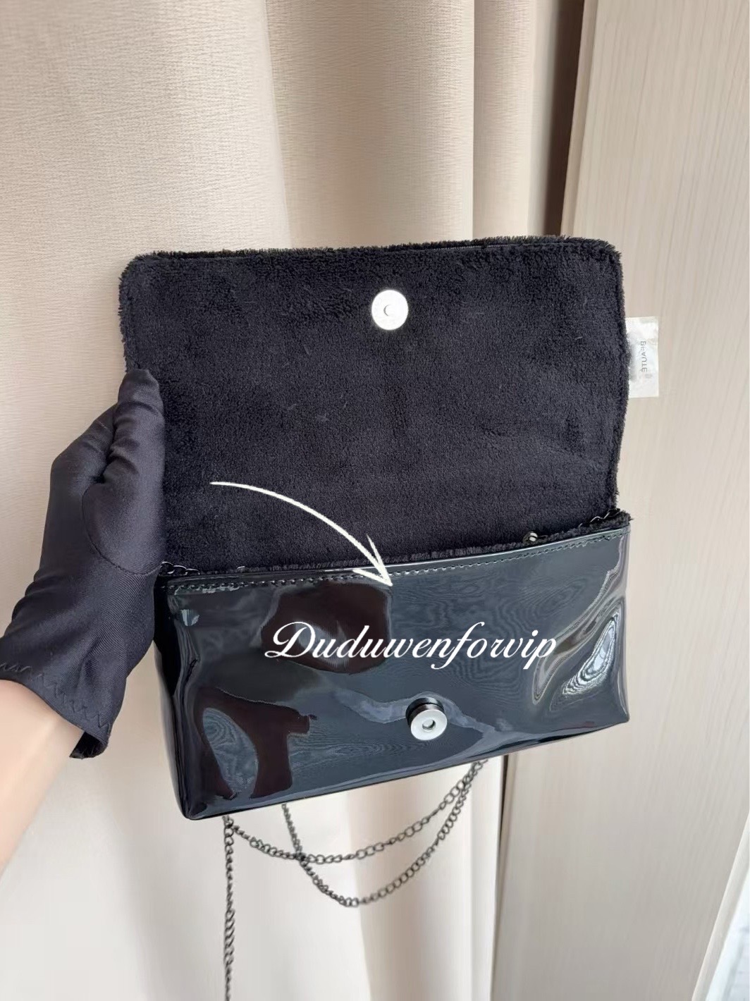 25X14X5CM Fashion beatue storage case Zipper vintage Letters glossy Bag Casual Chain case C Collection Organization