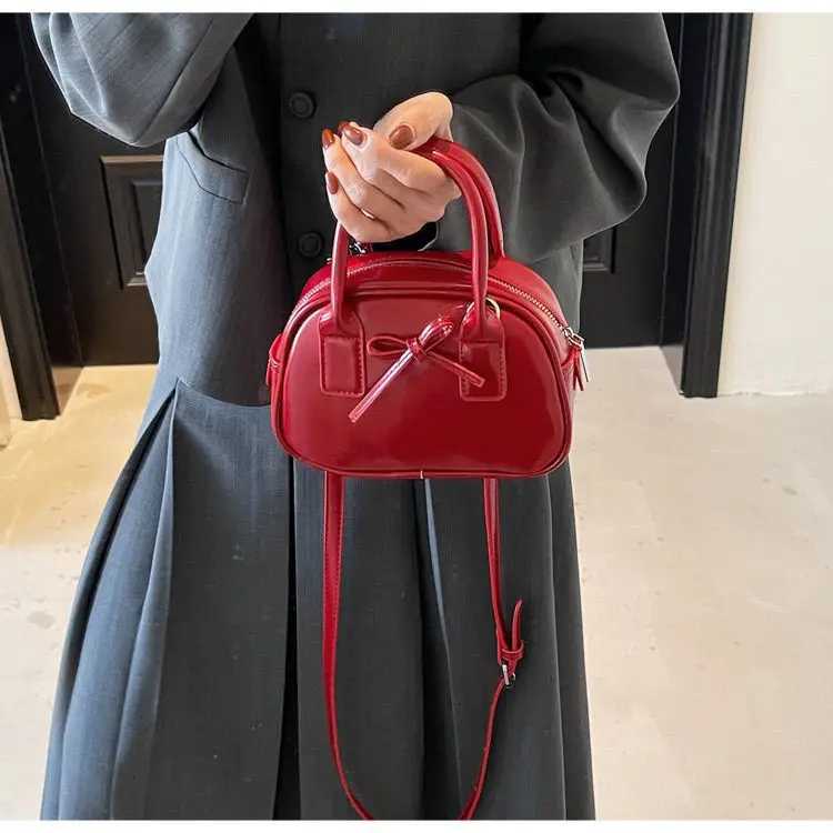 Ele Faiable oder Crossbody Bag Wens Handbag Sli Small Square Bag Casual Handbag Cmuter Sle Zipper Closure D251009