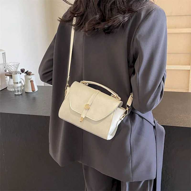 Solid Crossbody Bags for Wen Korean Style Versatile Handbags Ahetic Off Ladies Vintage Fiable PU Design Saddle Bag D251009