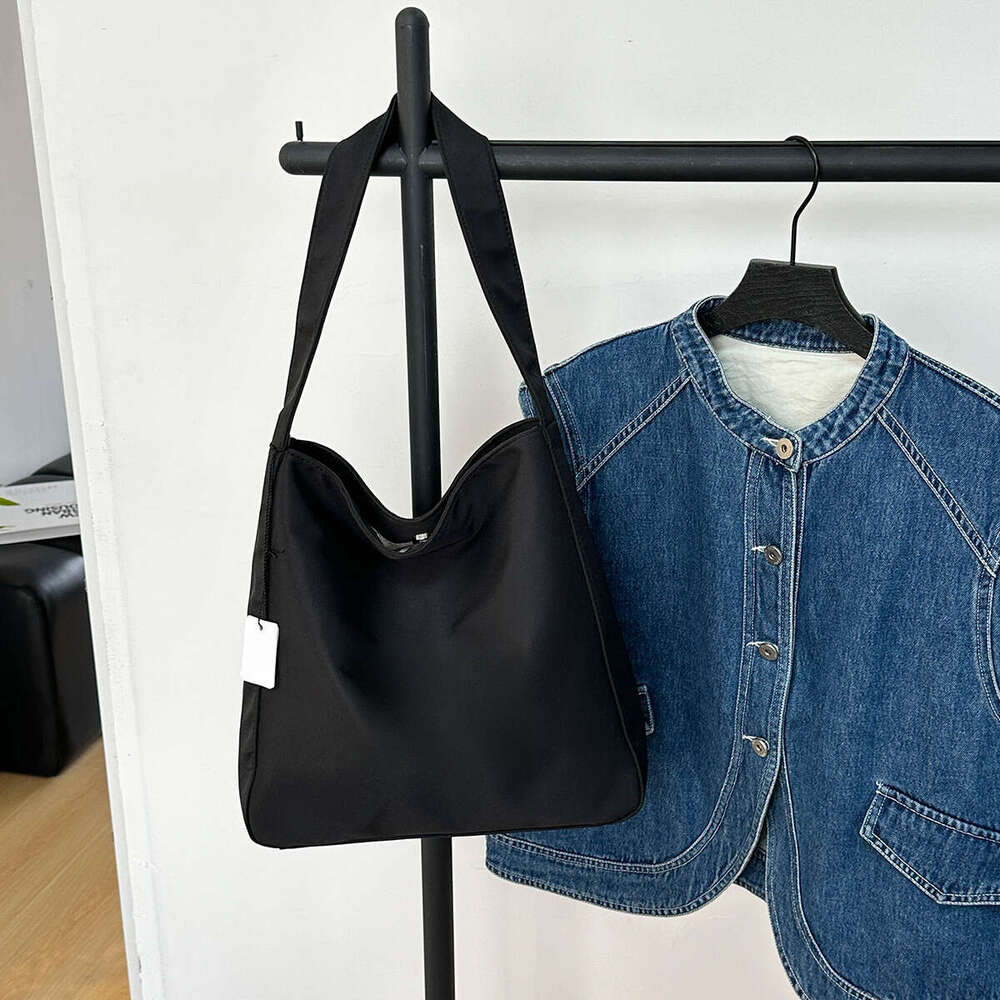 Shoulder Handbag Outdoor Sports Tote Waterproof Swimming Rubbed Shopping Bag B5