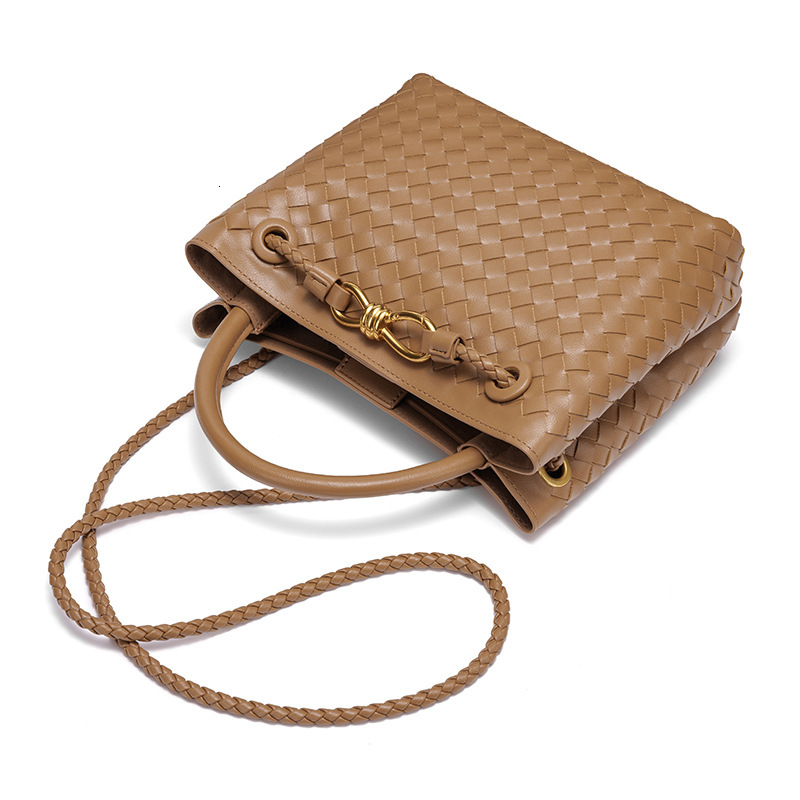 Designer Handbag 2025 Woven Handbag New Metal Rope Buckle Shoulder Bag Niche Design Large Capacity Luxury Bag Crossbody Bag