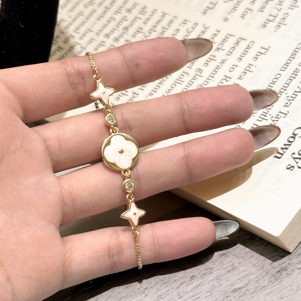 designer bracelet seiko fourleaf clover flower bracelet simple versatile hand jewelry niche highend light accessories