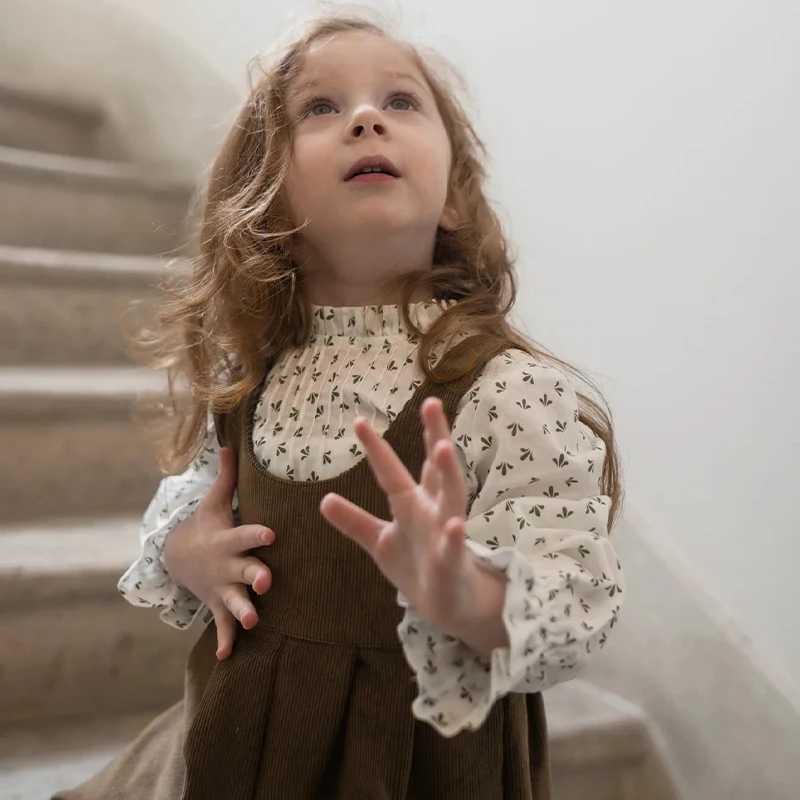 Girls Cotton Retro Corduroy Jumpsuit 2025 Autumn And Winter New Childrens Warm OnePiece Wide Leg Pants Baby Casual Overalls C251009