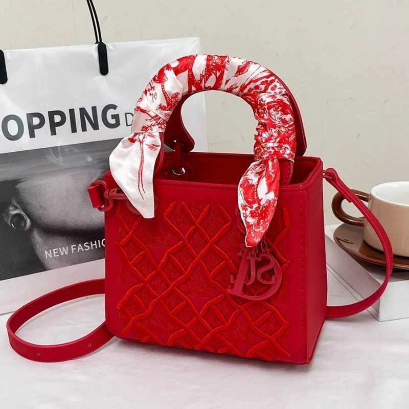 Fi Minimalist Handheld Lady Bag 2025 New Editi HighEnd Heavy Embroidery Scarf Shoder Crossbody Bag D251009