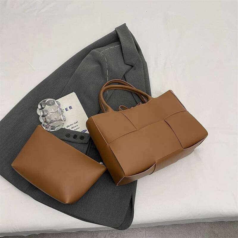 Bbk8804tote For Women, Large Capacity, 2025 Autumn New Style, Casual Shoulder Handbag, Commuter Bag, Woven Underarm Bag