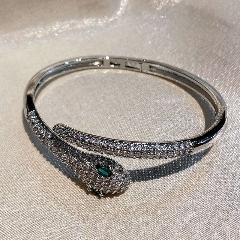 Bracelet Designer Luxury bangle jewelry for women Green zircon inlay Snake copper plated 18K gold Simple Fashion Festival Vacation gifts