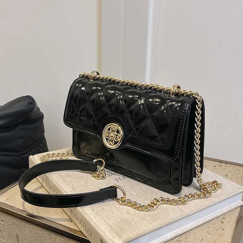 2025 Womens Light Luxury Designer Bag Glossy Embroidery Chain Small Square CrossbodyW251101