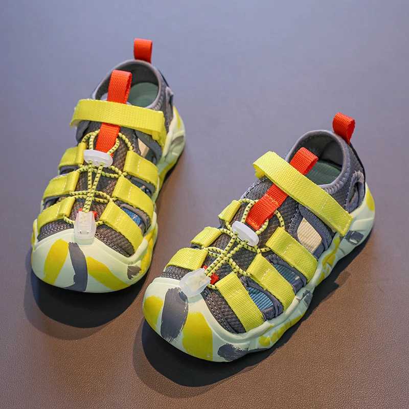 Childrens sandals for girls 2025 summer new girls beach river tracing shoes toe antislip medium and big kids mesh sports J251027
