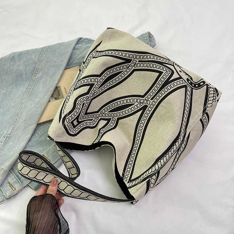Pony Totem Printed Shoulder BagVintage Large Capacity Canvas Tote BagWomen Effortless Chic Slouchy Contrast Color Handbag M251009