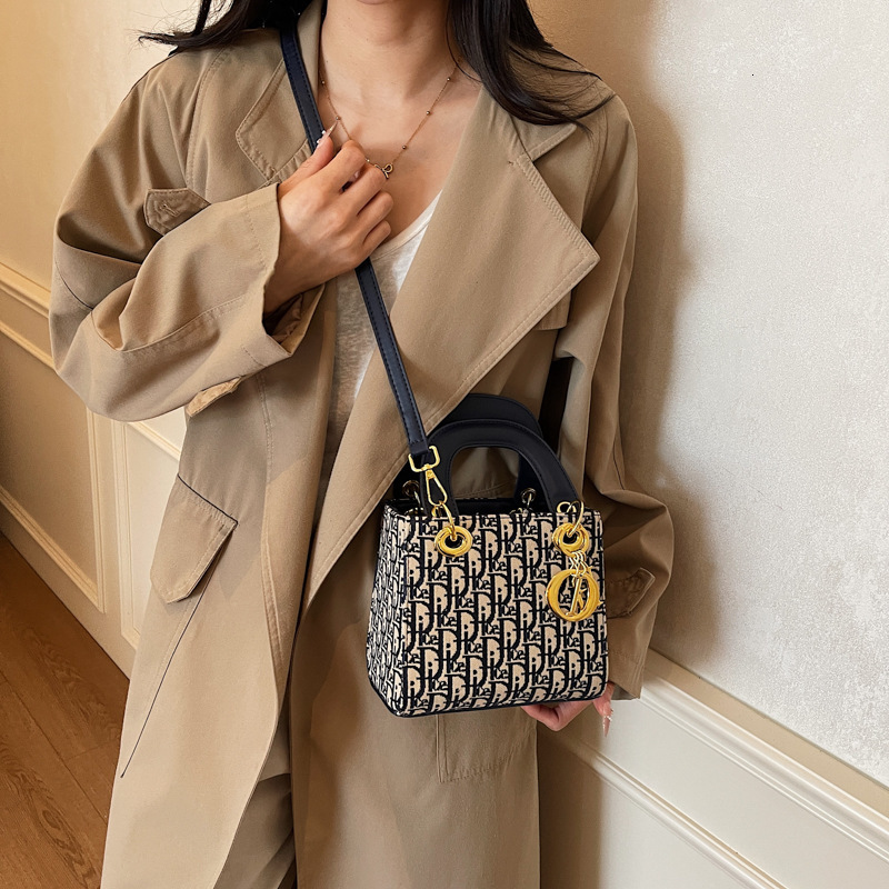 designer bag High-end Embroidered Handbag Elegant Single Shoulder Crossbody Bag