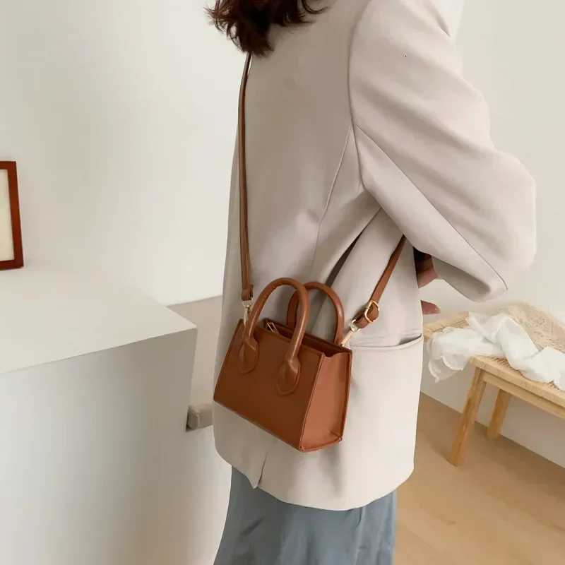 PU Solid Color Small Square Bag New Wens Min Exquisite Elegant Messenger Bag Simple AllMahed Small Zero Wallet D251009