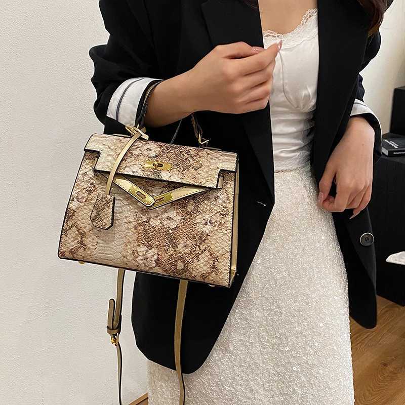 Womens Shoulder Bag Leather Crossbody Messenger Handbag Elegant For Ladies By FaMOUs Designer Popular Classic Luxury-Style BagsW251101