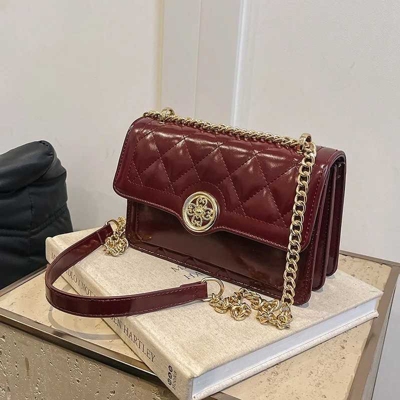 2025 Womens Light Luxury Designer Bag Glossy Embroidery Chain Small Square CrossbodyW251101