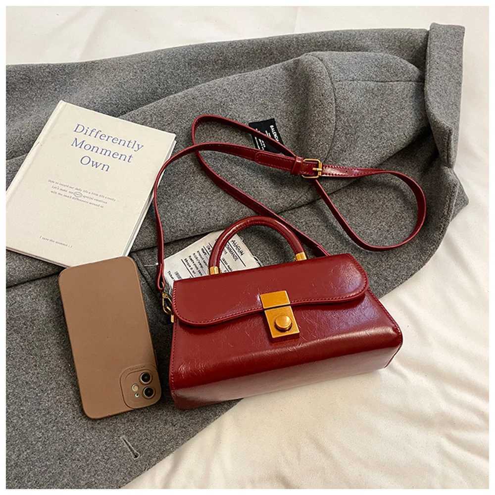 Wens PU Leather Crossbody Bag 2025 New Spring Autumn Solid Color Versatile Fem Square Bag Cmuting Bags D251009