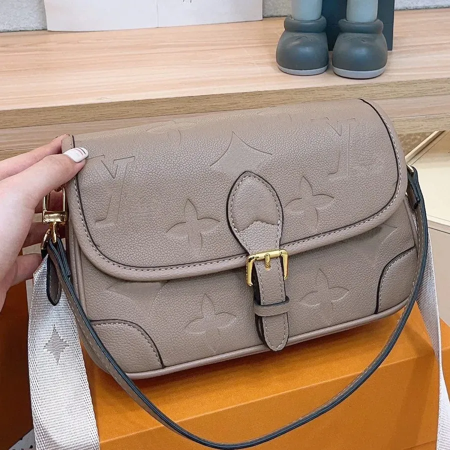 Designer Bags Fashion Shoulder Bags Underarm Bags Women's Bags Luxury Chain Leather Bags Hundreds Luxury Printed Leather Embossed Old Tote Crossbody Bag