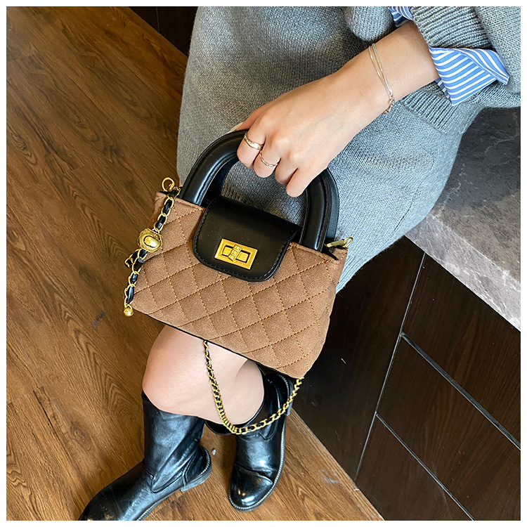 New French style popular Quilted Small Square bag Bag for Women's Fashion Luxury Chain Handbag Autumn/Winter Retro Shoulder Bag Designer Bag