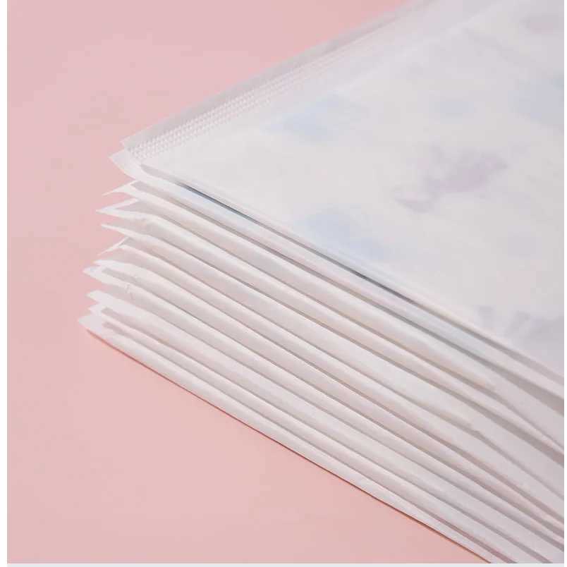 Cartoon printed disposable meal pocket for children soft bib saliva towel Wash free nonwoven bib antidirty moisture 10 setsJ251009