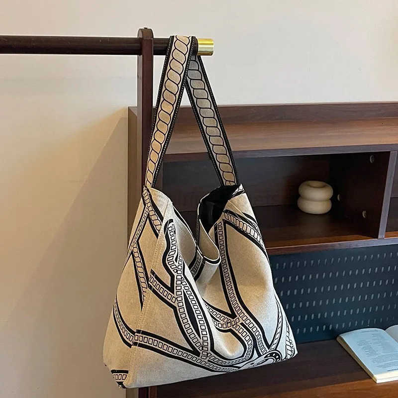 Pony Totem Printed Shoulder BagVintage Large Capacity Canvas Tote BagWomen Effortless Chic Slouchy Contrast Color Handbag M251009
