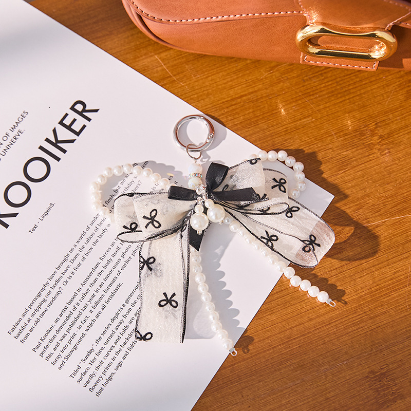 Pearl String Camellia Car Metal Cute Women's Bag Pendant Keychain Creative Gift Natural