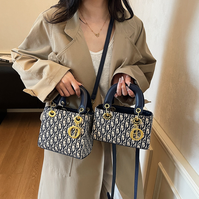 designer bag High-end Embroidered Handbag Elegant Single Shoulder Crossbody Bag