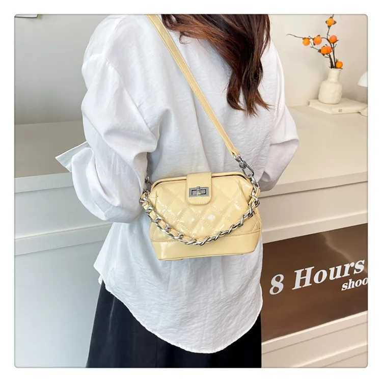 New Arrival 2025 Quilted Shell Bag KStyle Luxe Shoder Purse for Wen with Chain Strap D251009