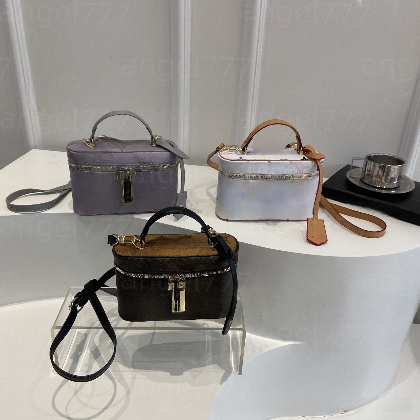 Designer Bag Women's Brown Classic Fashion Pretty Makeup Bag Tote Bag cowhide high quality toiletries Travel Bag Women's Tote Multi-colored bag