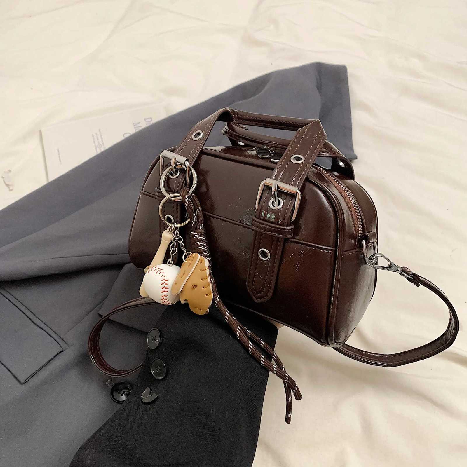 Small design bag ladies highend shiny face handbags casual eshoder messenger bag D251009