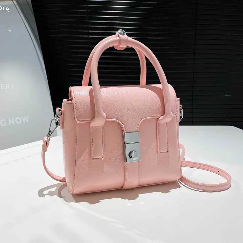 2025 Summer Luxury Mini Handbag Fiable Top Handle Purse Niche Shoder Bag for Wen Chic Small Crossbody Bag Elegant D251009