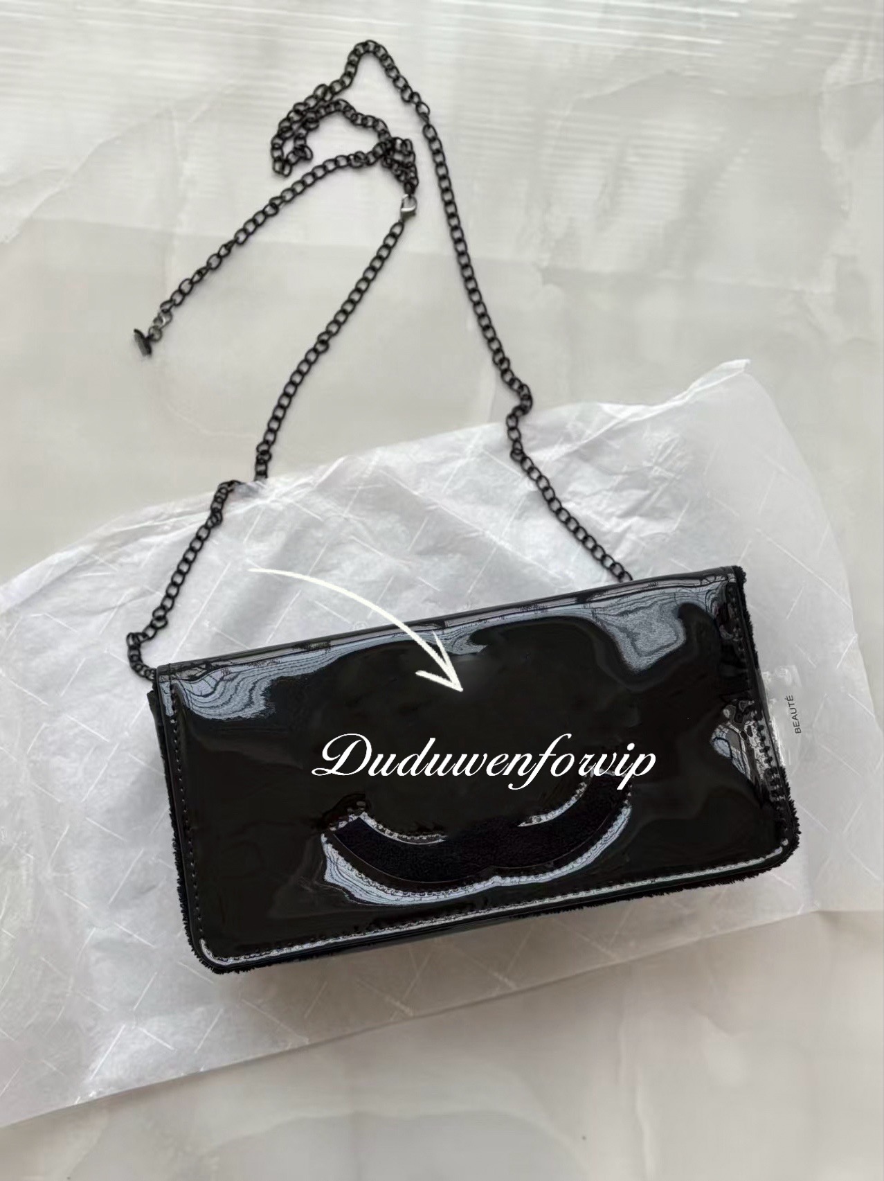 25X14X5CM Fashion beatue storage case Zipper vintage Letters glossy Bag Casual Chain case C Collection Organization