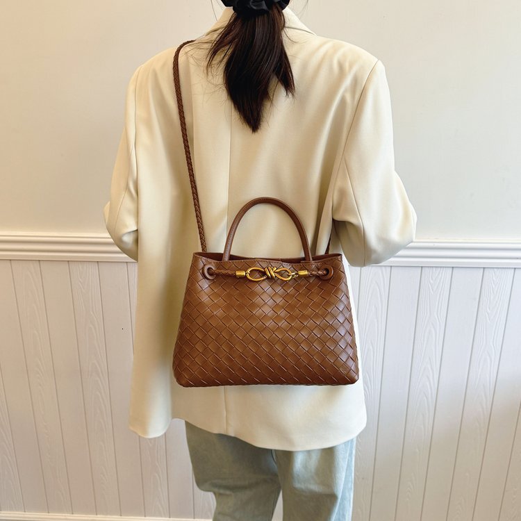 Luxury Bag Cross-border Designer Bag Women's Bag High-end Large Capacity Shoulder Bag Noble Niche Bag Tote Bag Fashion Light Luxury Bag Women