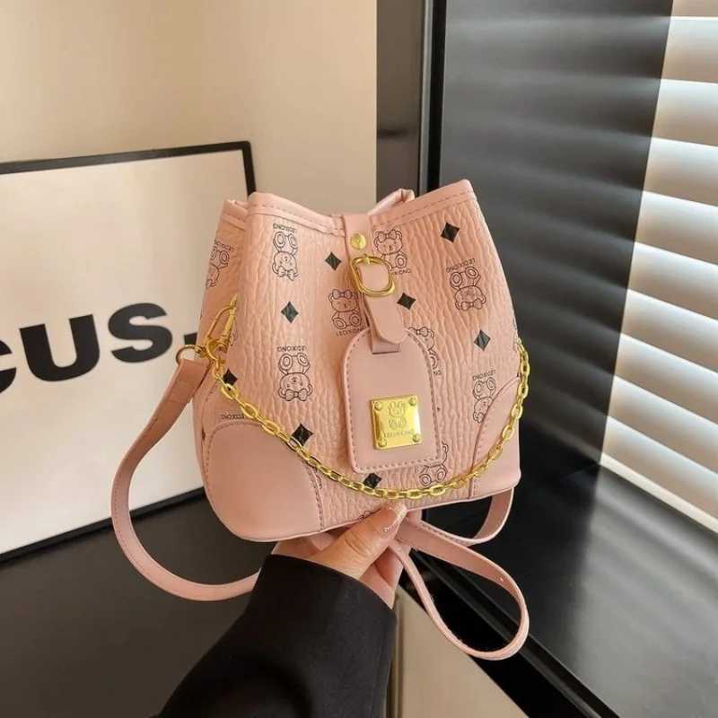 FaMOUs Designer Womens Leather Crossbody Bag Elegant Classic Popular Shoulder Handbag Messenger Tote For LadiesW251101