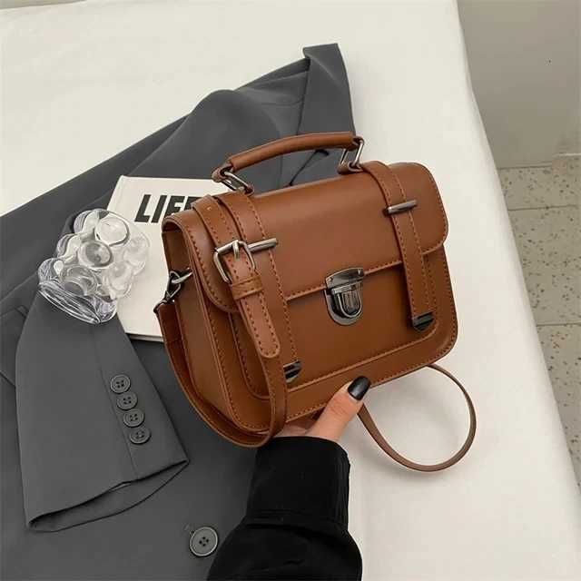Brown Style Small Square Bag Solid Color PU Leather Wens Single Shoder Bags HighGrade Sense Lady Handbags D251009