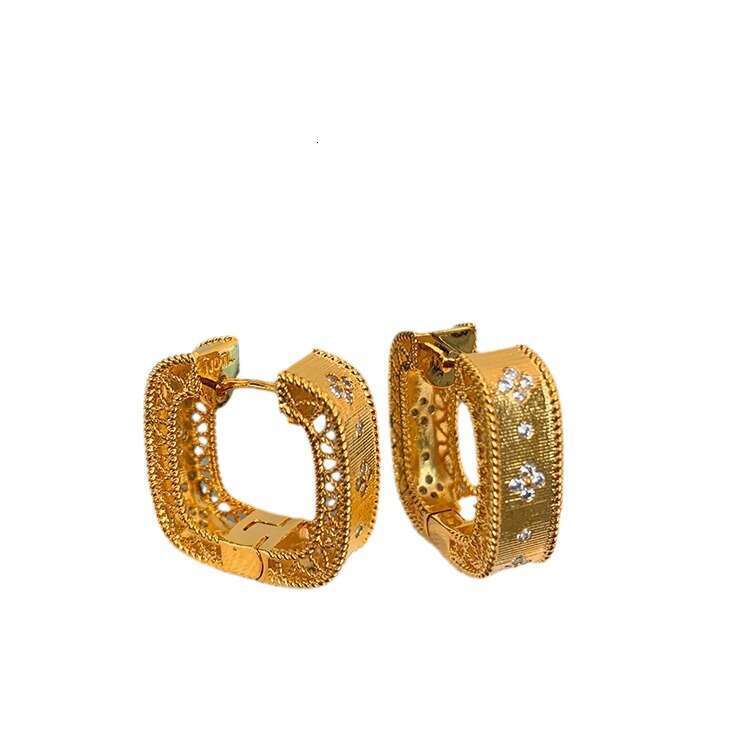 Earrings Designer Luxury jewelry for women earring Four leaf clover hollow pattern copper plated 18K gold Simple Fashion Festival Vacation gifts